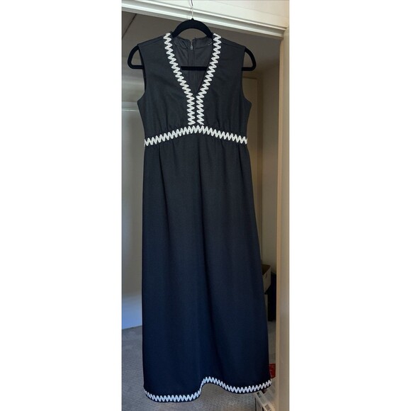 Vintage 1970s Boho A-Line Black Maxi Dress Silver Applique Trim Size M - Picture 3 of 10